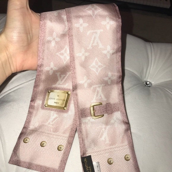 EUC Authentic Louis Vuitton Light Pink Bandeau - Picture 4 of 8